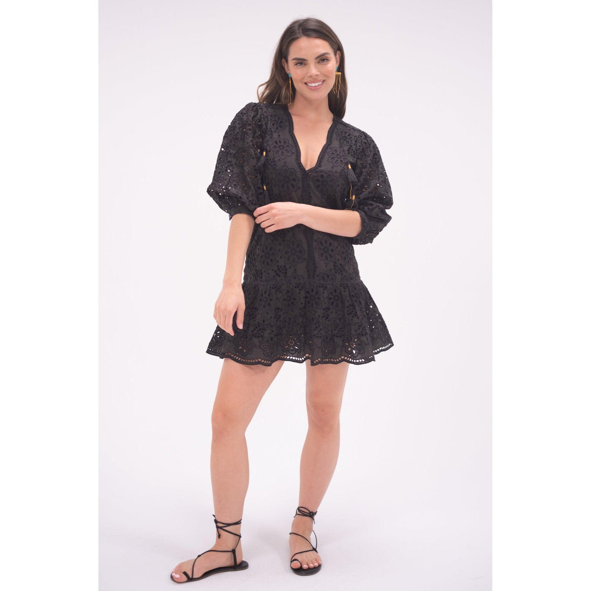 Elliatt black popover outlet gown